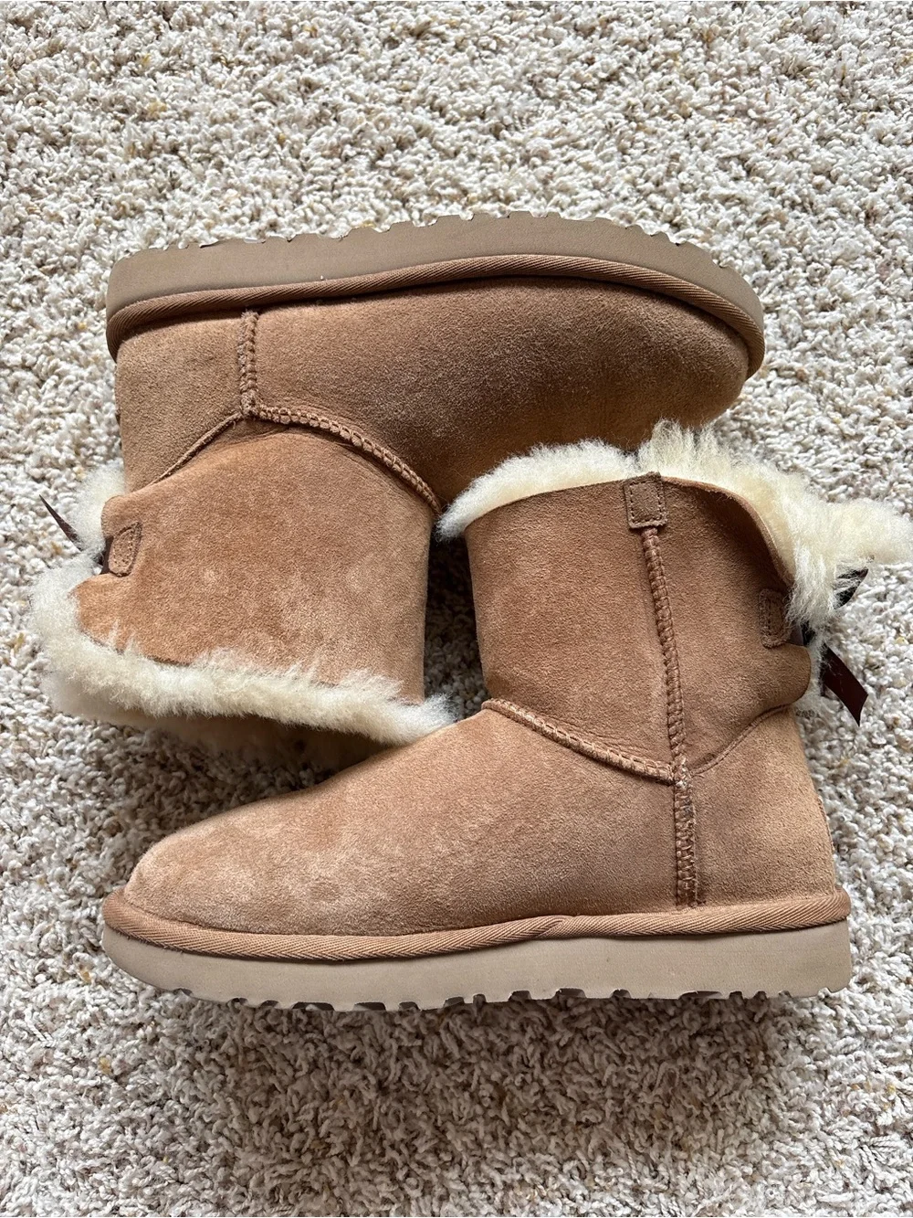 UGG Mini Bailey Bow II Sz 7 EUC